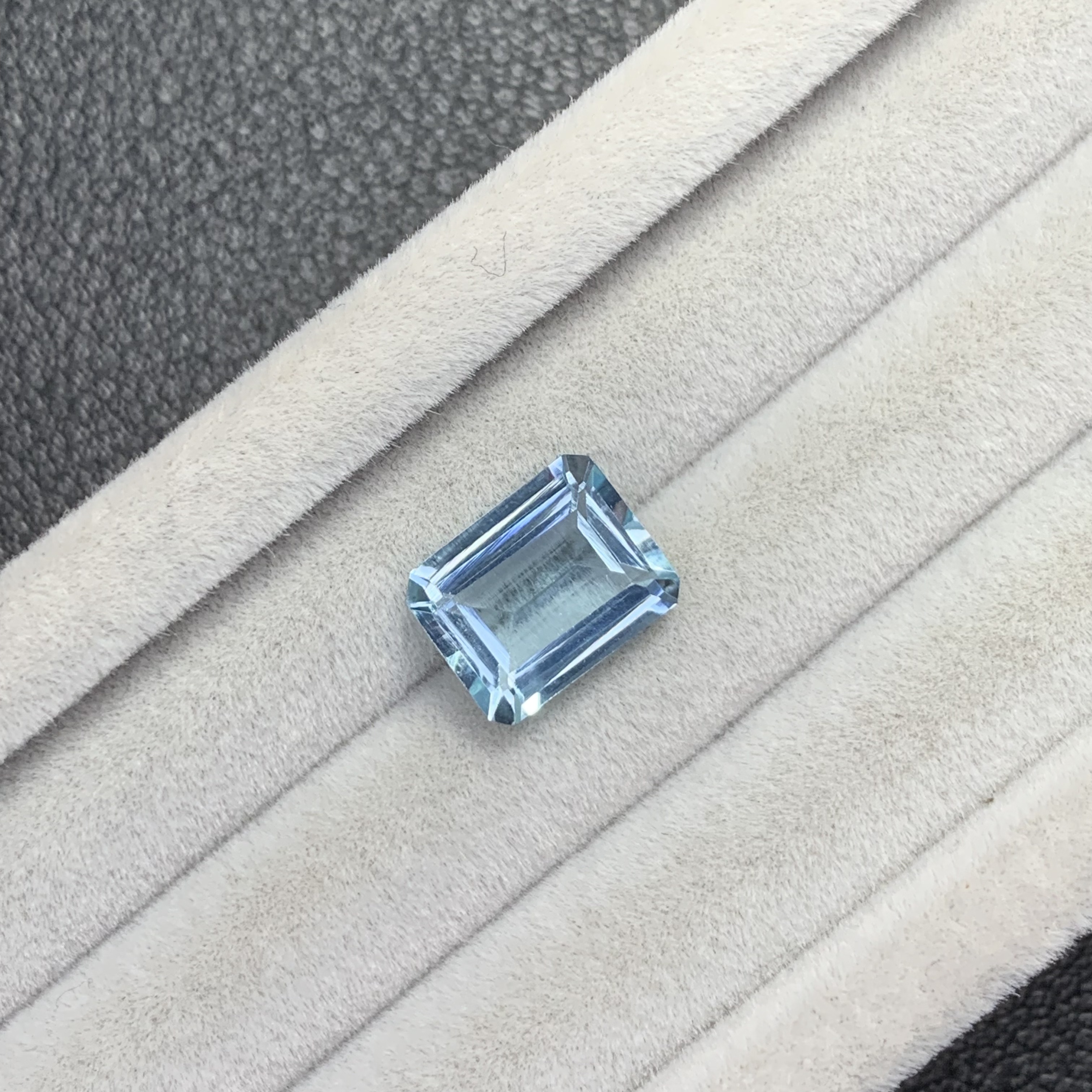 GRC天然圣玛利亚海蓝宝裸石 肉眼全净玻璃体满火彩精切2.00ct璀璨