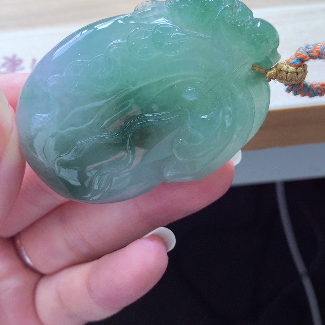 翡翠颈饰未镶嵌吊坠