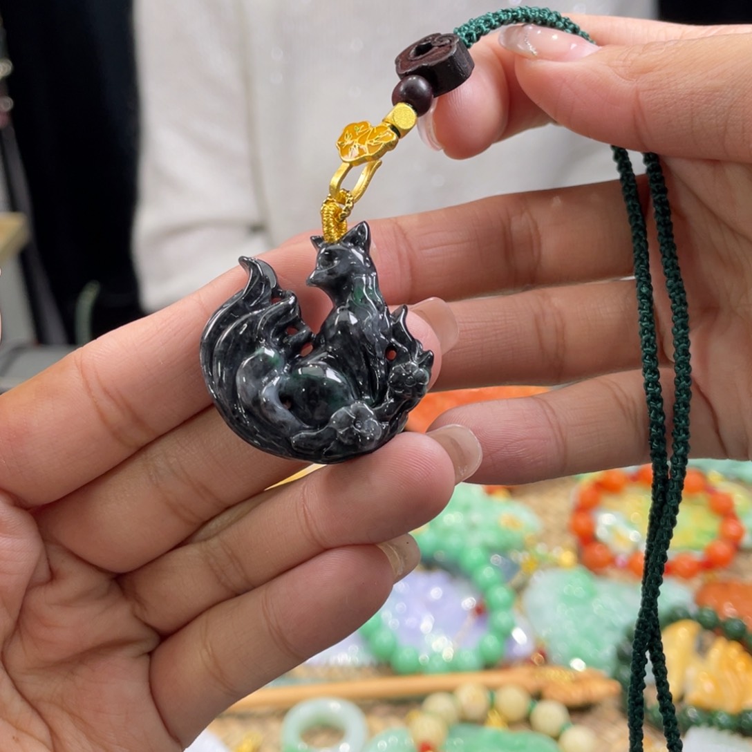 翡翠颈饰未镶嵌代编织