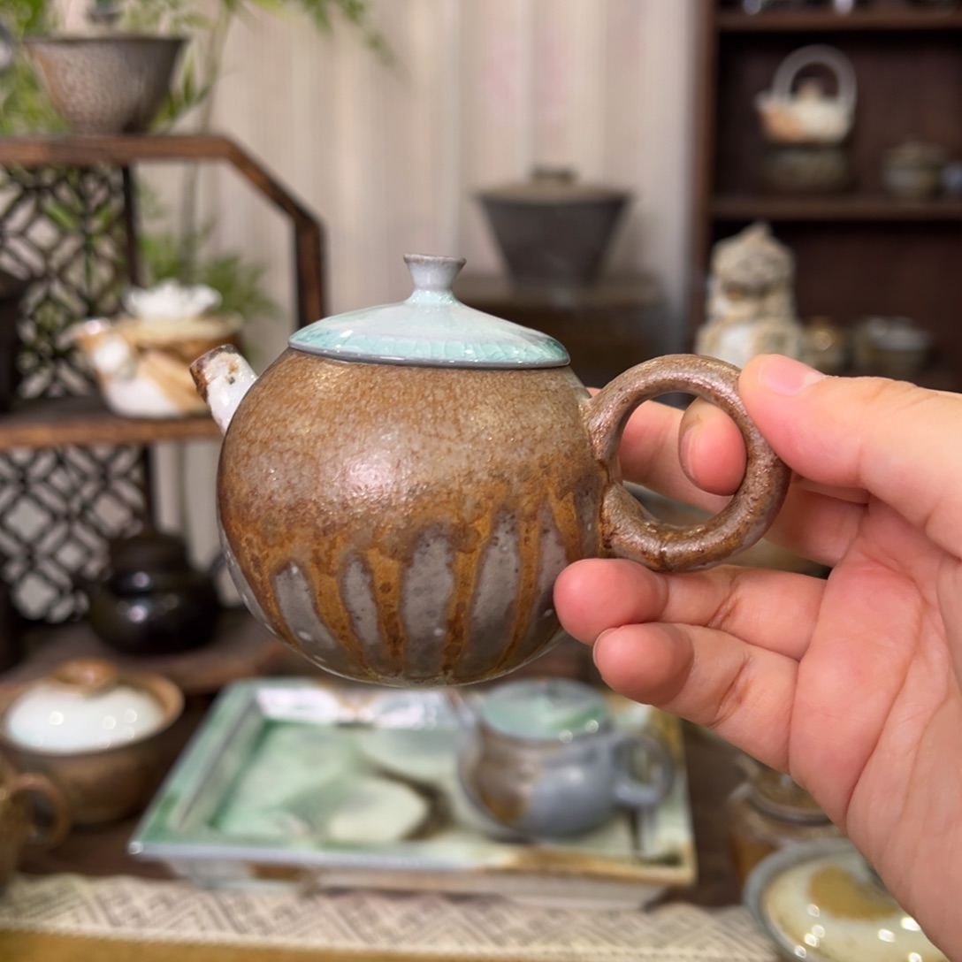 09中白窑宝顶翠壶