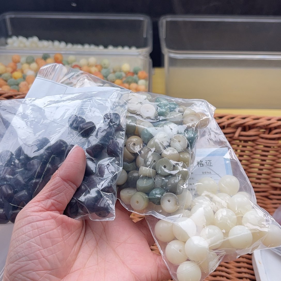 白玉菩提吊坠A/12mm/150颗锅底