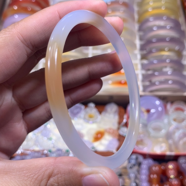 玛瑙/玉髓手镯未镶嵌