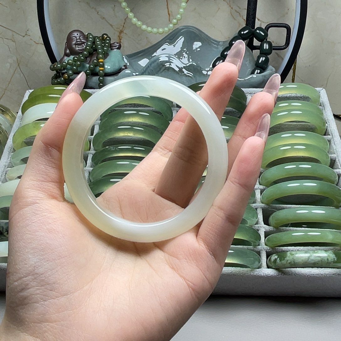 无***念蛇纹石玉未镶嵌手镯