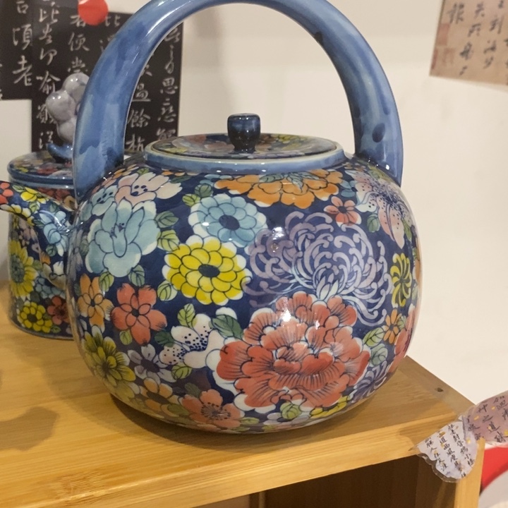 两***店青花瓷景德镇手绘五彩万花微瑕提梁壶