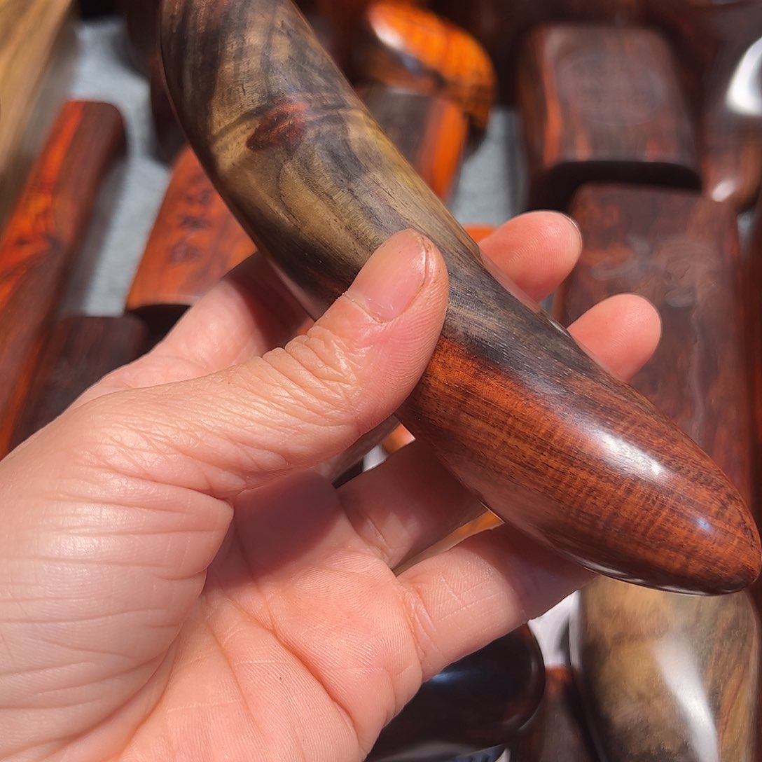 交趾黄檀（大红酸枝）悟**静