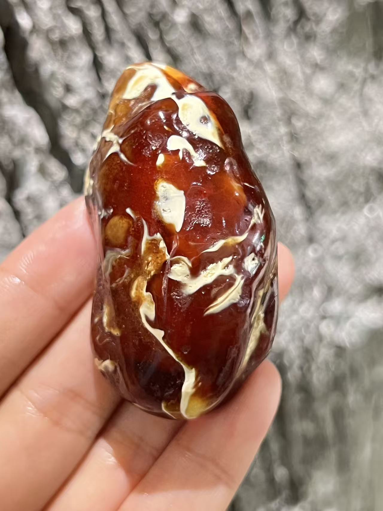 纯天然琥珀蜜蜡金白红花蜡随行  极美的花纹，手把 吊坠配戴超都美