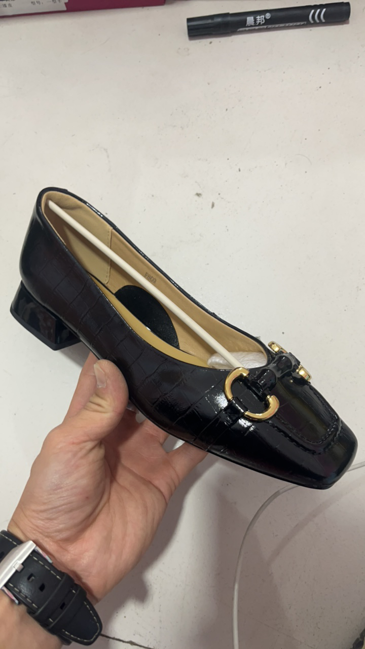 809头层牛皮单鞋