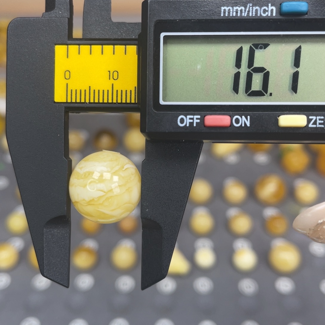 琥珀未镶嵌裸石72