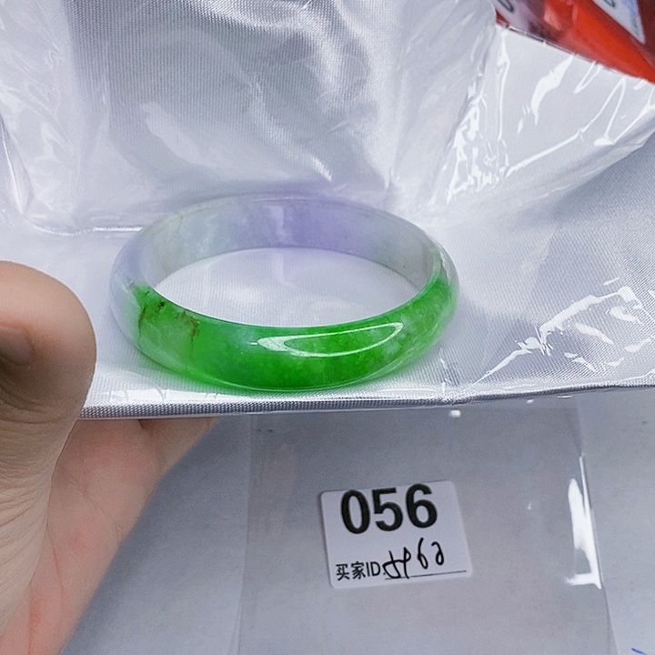翡翠未镶嵌手镯一图一物实物为准（微瑕处理）
