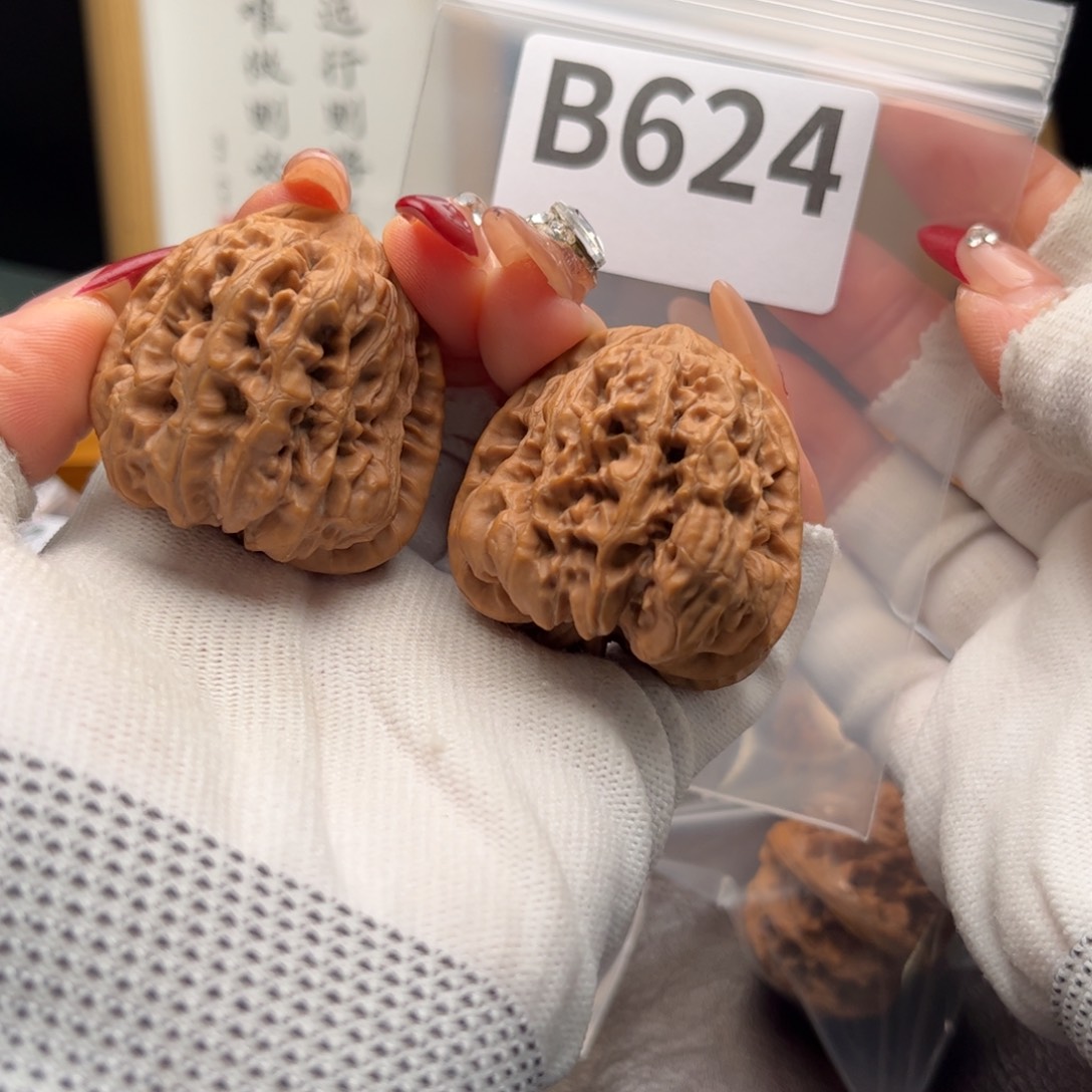 文玩核桃把件40金蟾王b 624