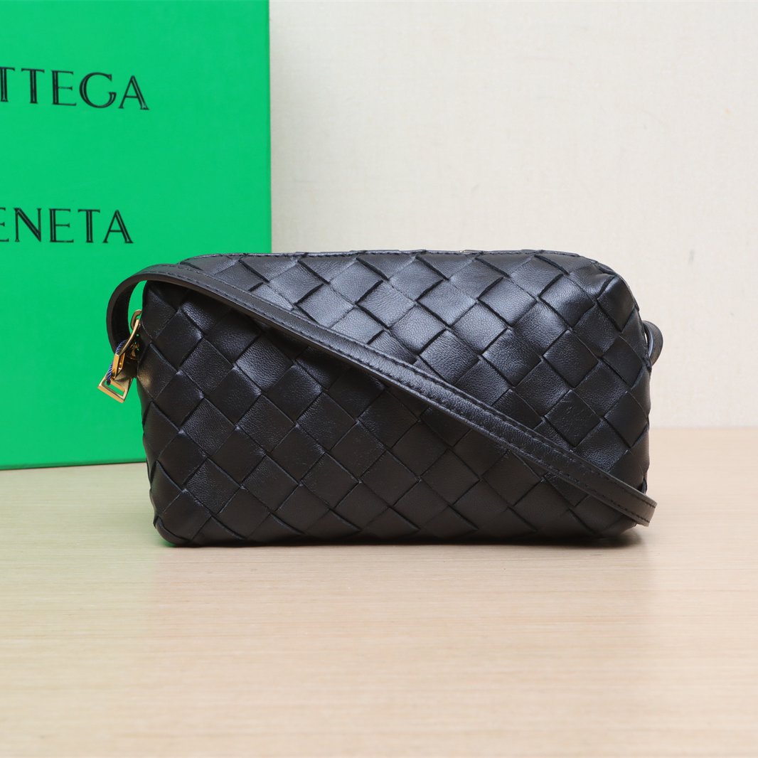 99新 BOTTEGA VENETA/葆蝶家 【娇活动】相机包黑色 皮革S 094378