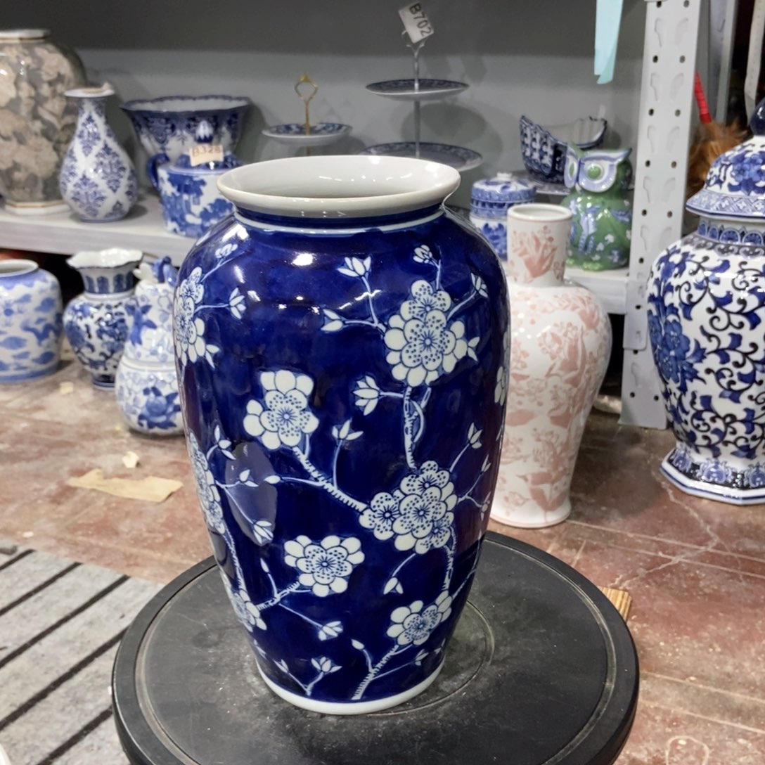 摆件花瓶手绘釉下彩