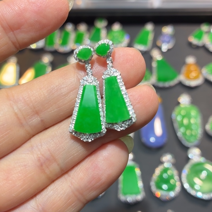 翡翠18K金镶嵌吊坠(不含链)翡翠