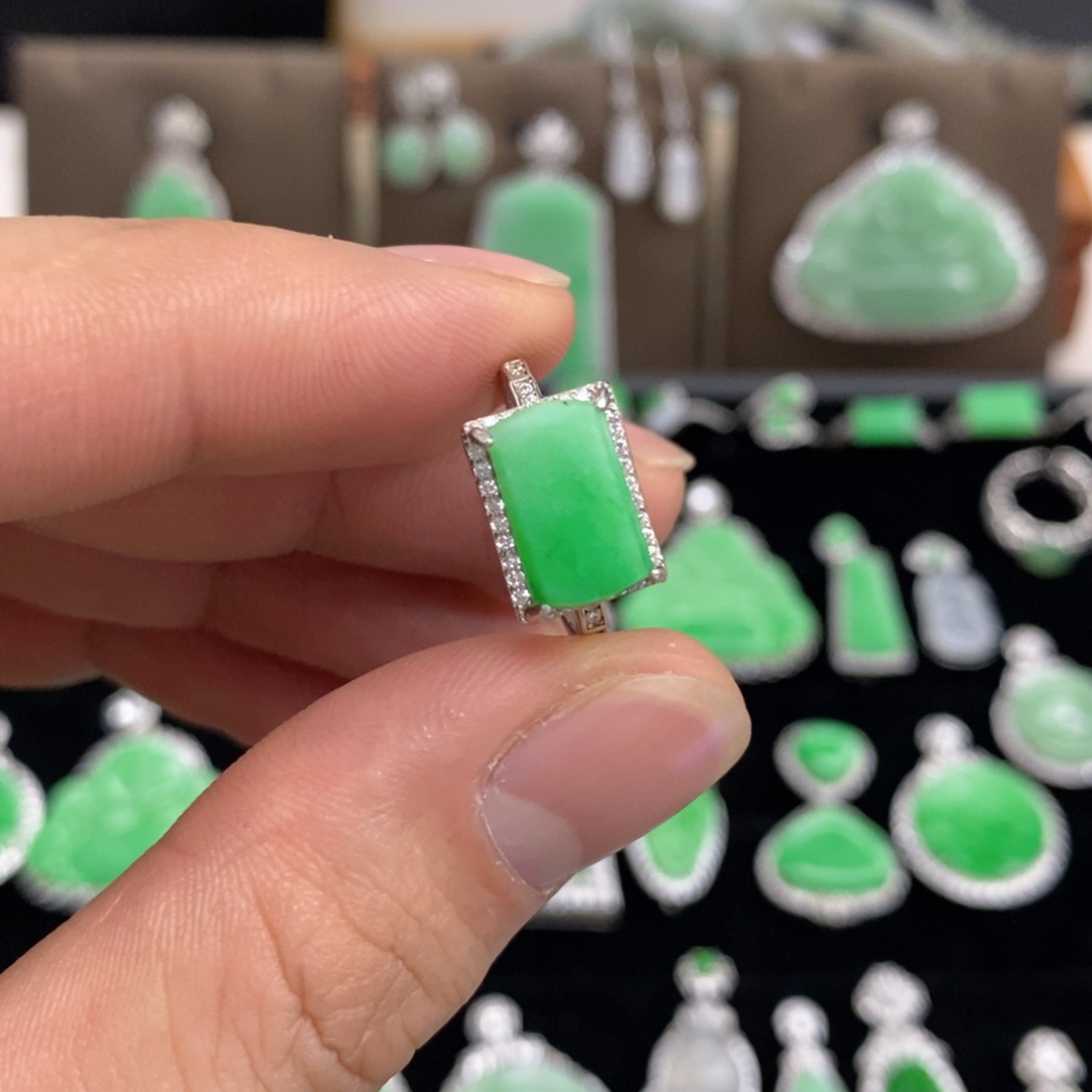 翡翠戒指银S925镶嵌天然翡翠