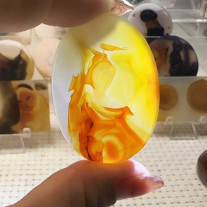 玛瑙/玉髓未镶嵌珠宝奇石