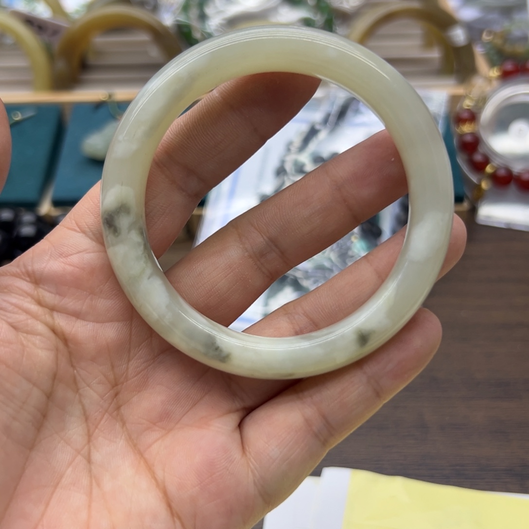 和田玉未镶嵌手镯58.5圈围182