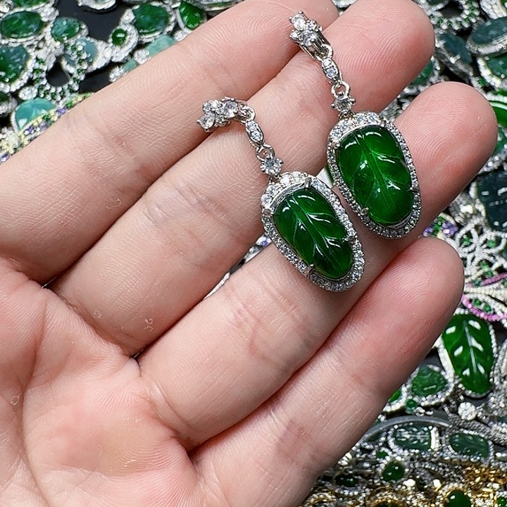 翡翠颈饰未镶嵌天然A货翡翠放漏