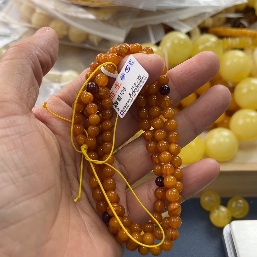 未镶嵌琥珀珠宝奇石