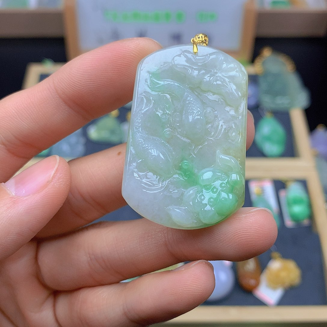 翡翠颈饰18K金镶嵌翡翠