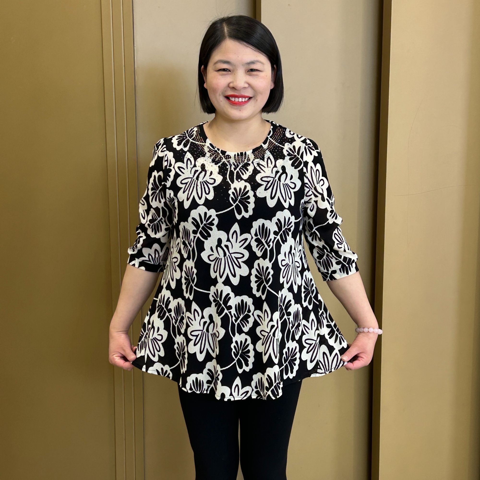 宽松型时尚中长款烫钻中老年女装中袖圆领夏季妈妈装打底衫