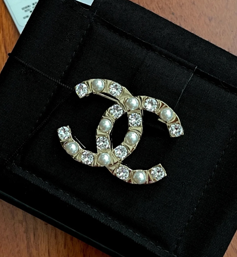 全新未使用 Chanel/香奈儿 经典 时尚 珍珠 镶钻 香槟金 胸针