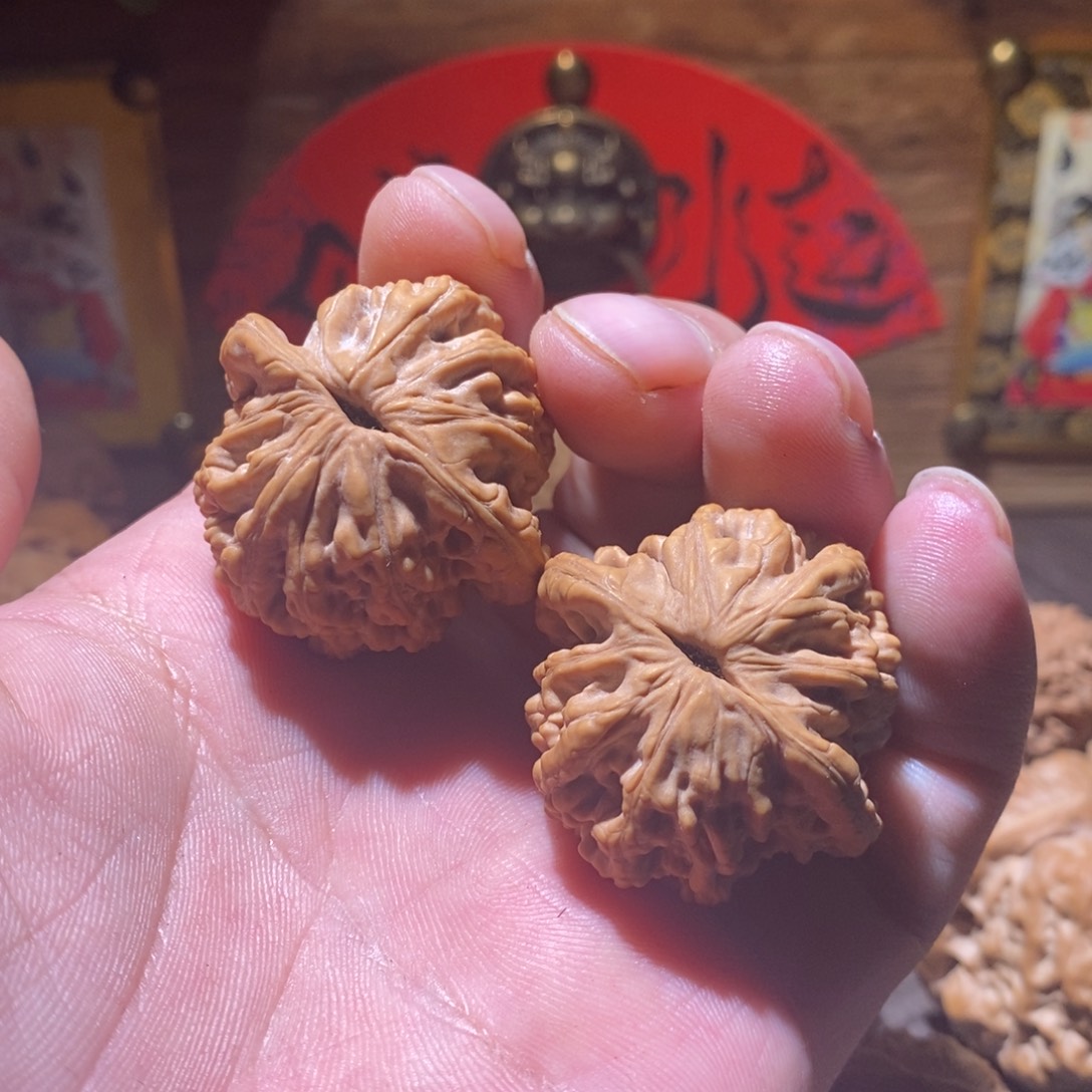 听***海吊坠文玩核桃胖虎36