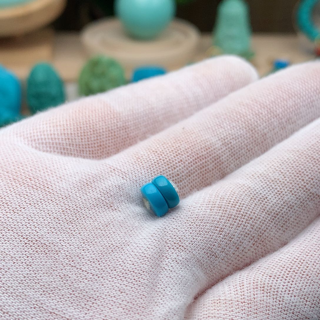 绿松石未镶嵌颈饰