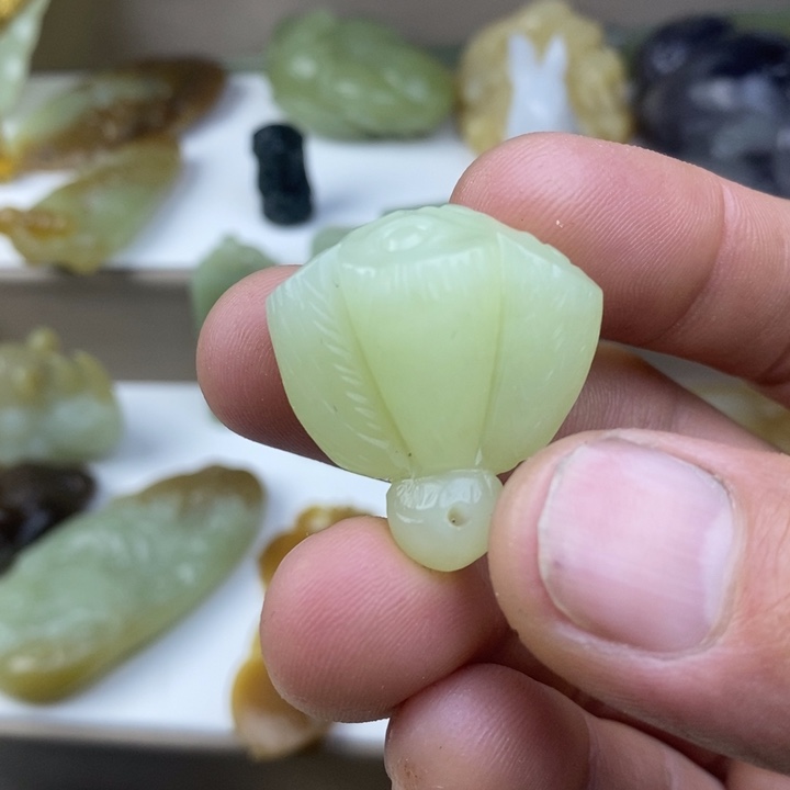 和田玉未镶嵌颈饰