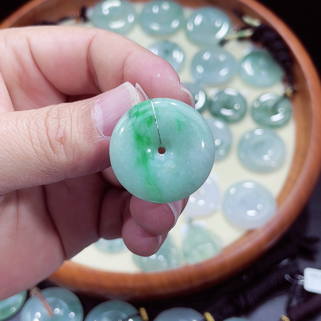 翡翠吊坠(不含链)未镶嵌