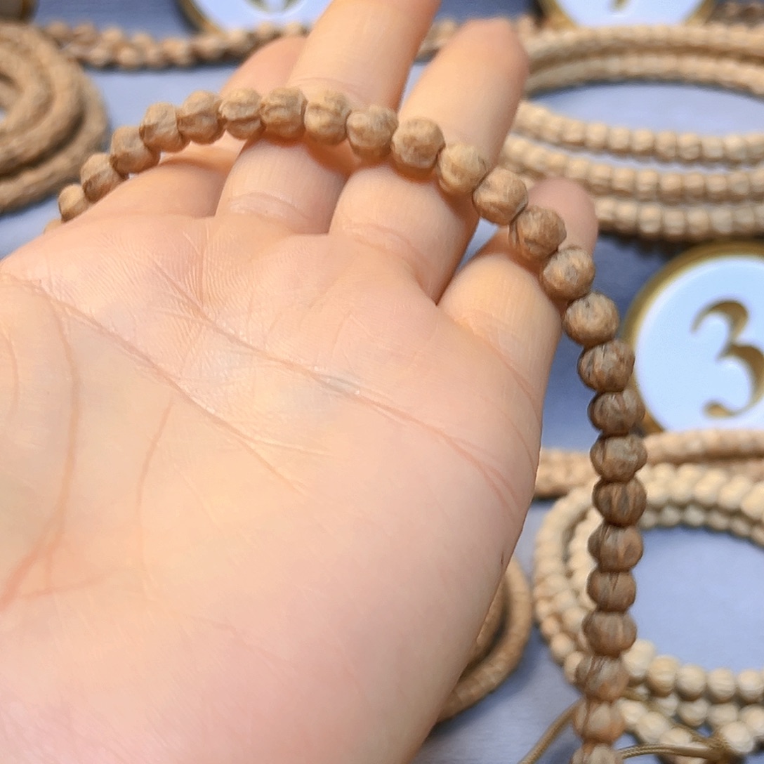 柏香籽/百香籽手串虎****）