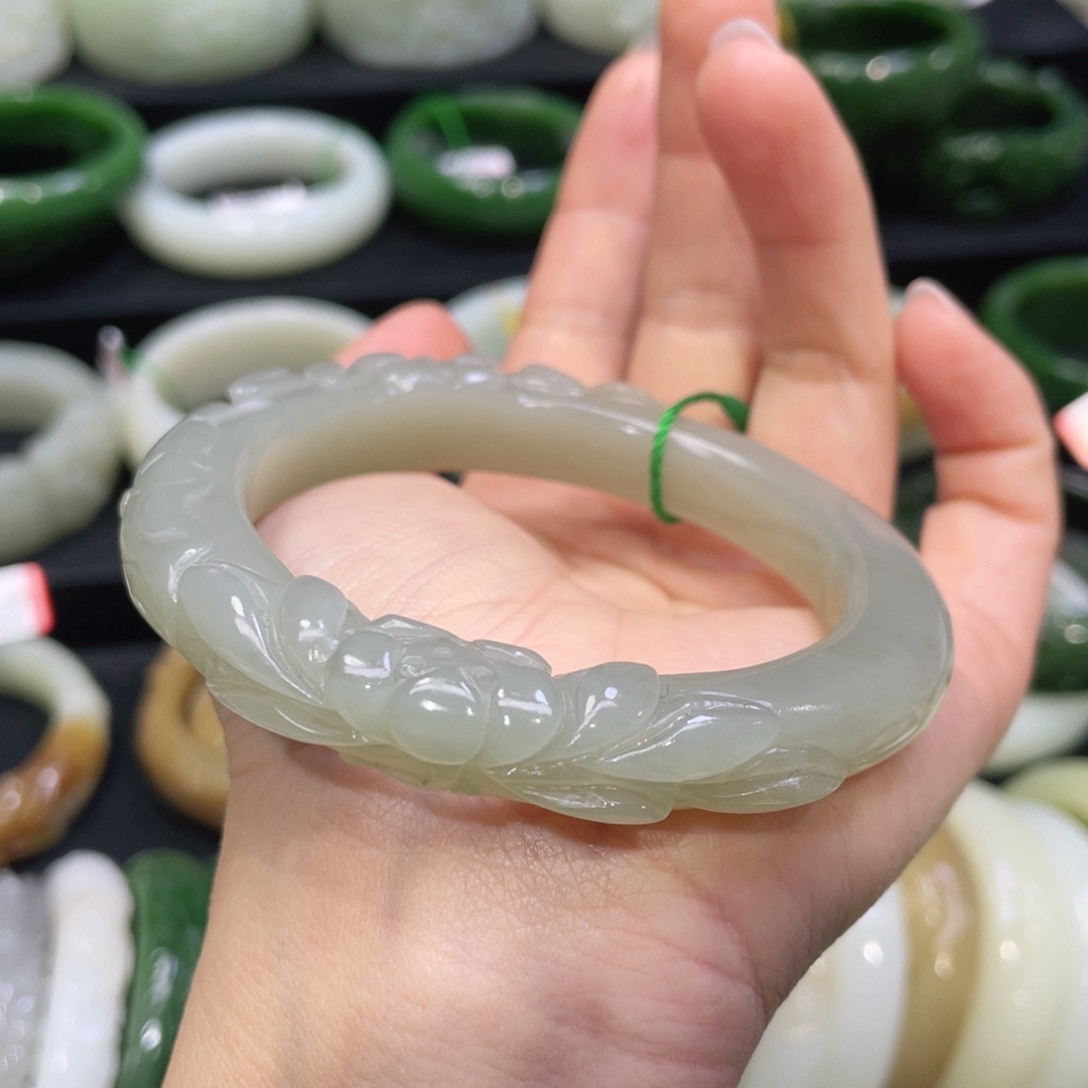 未镶嵌手镯和田玉48