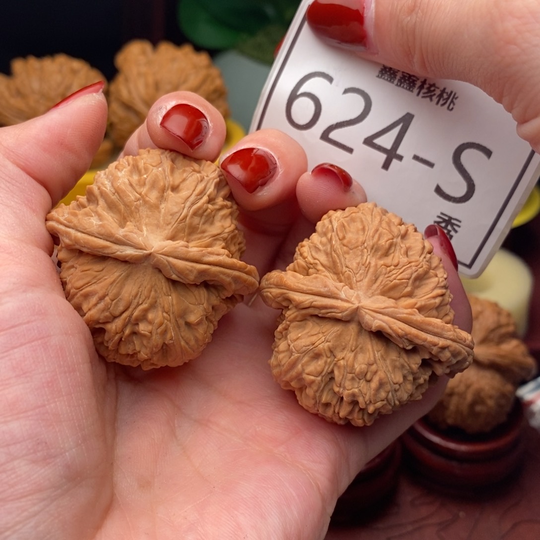 文玩核桃把件白狮43