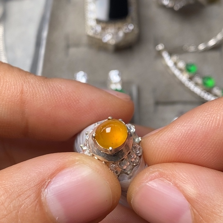 定制翡翠未镶嵌买断不退