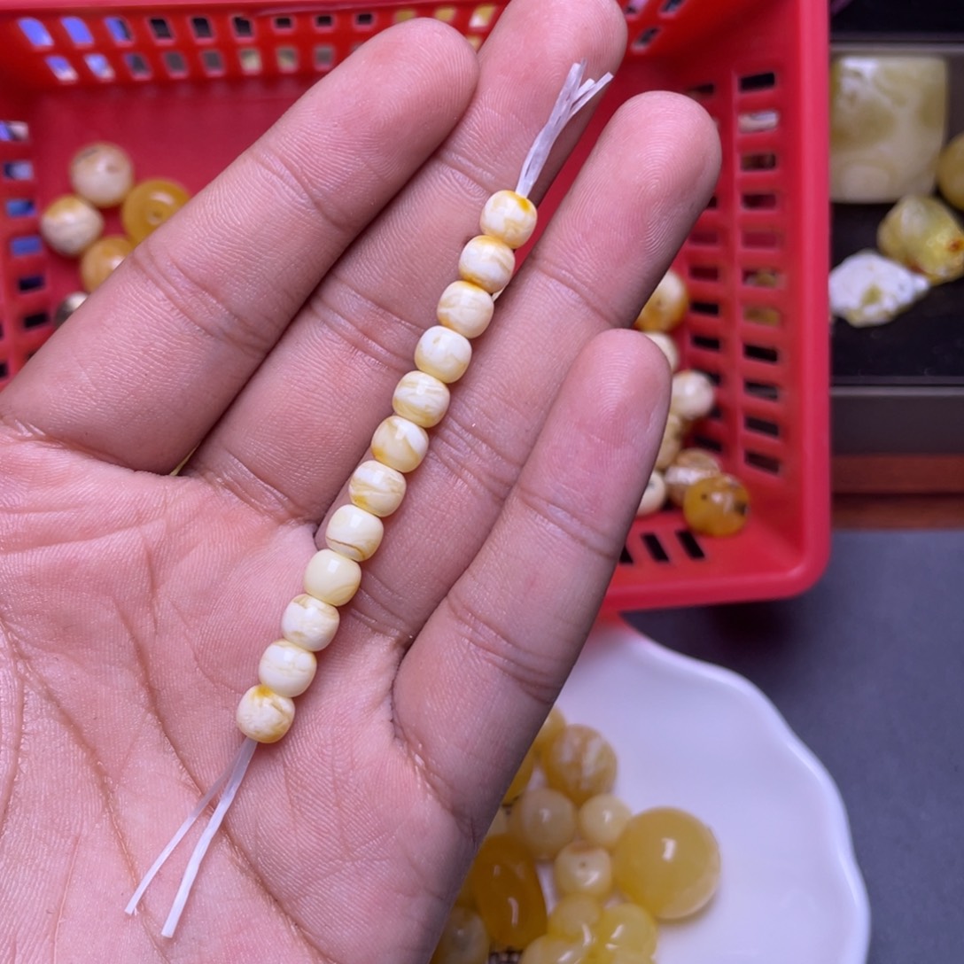 琥珀未镶嵌珠宝奇石多样性发其一