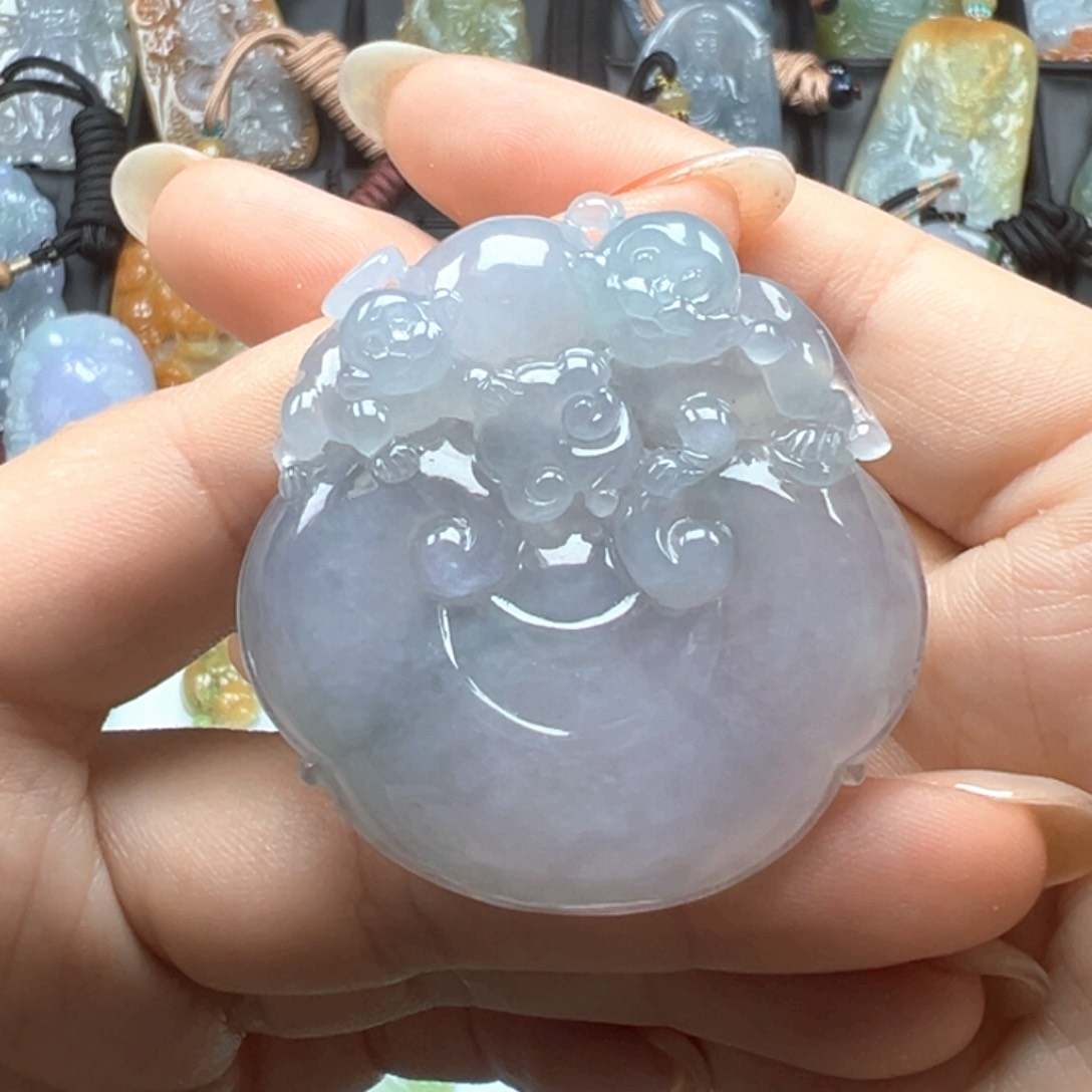 翡翠颈饰未镶嵌如意