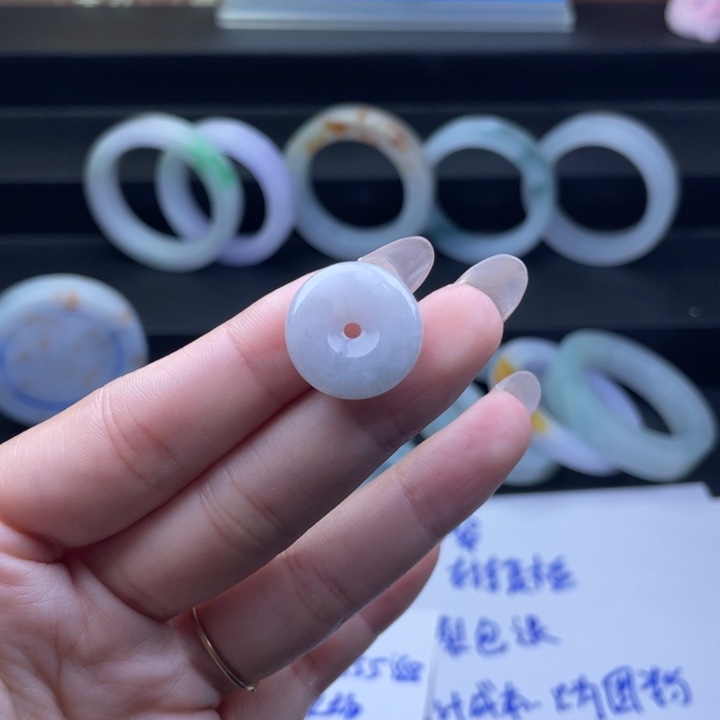小***鳅翡翠未镶嵌颈饰翡翠
