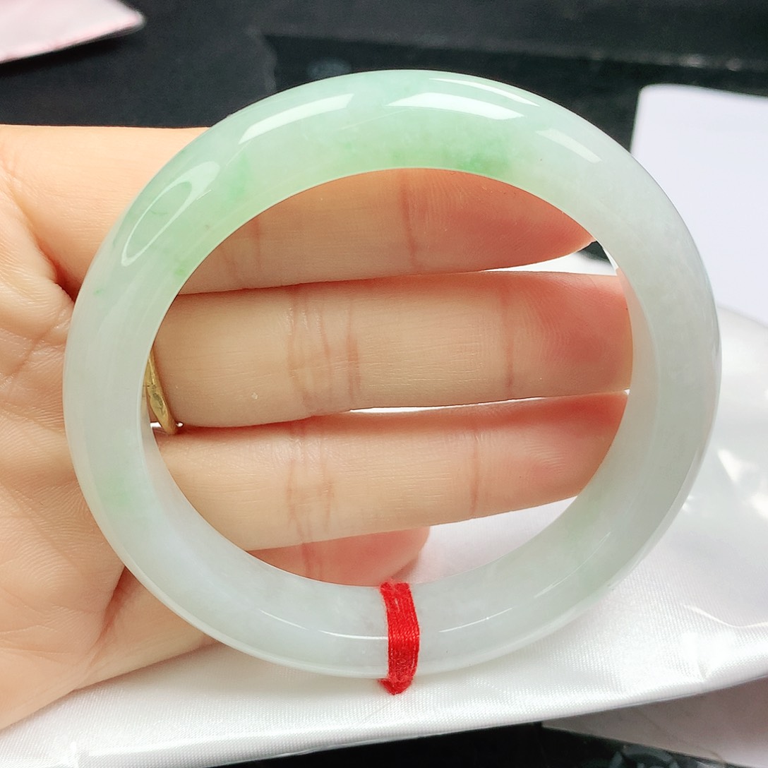 翡翠手镯未镶嵌正
