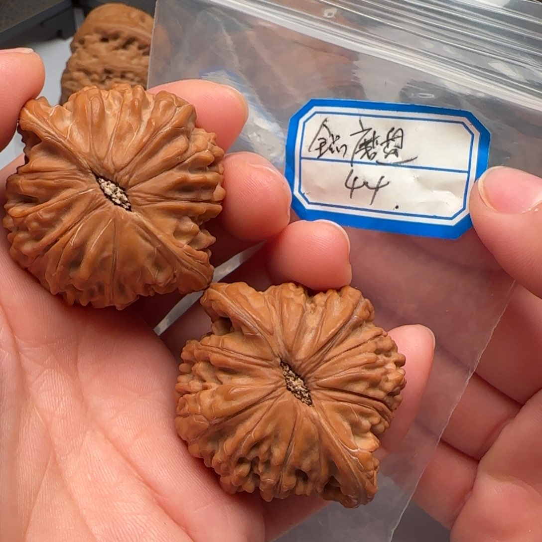 文玩核桃把件发发发