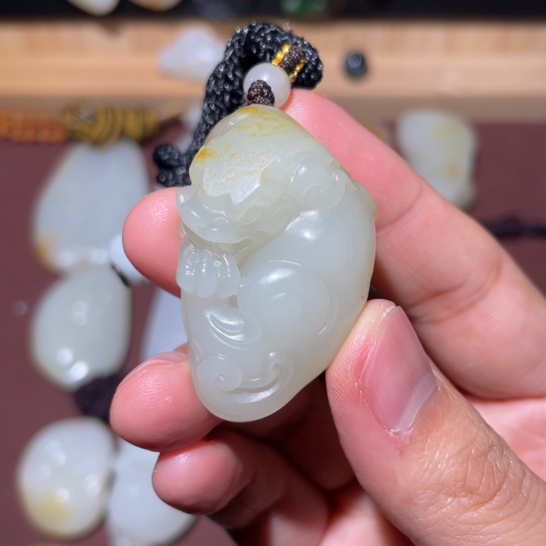 和田玉颈饰未镶嵌