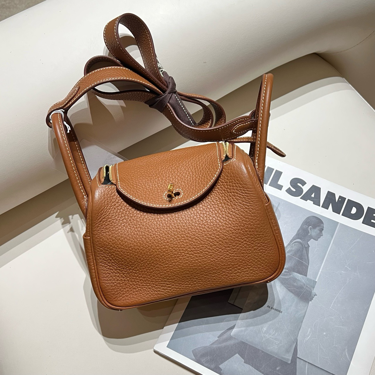 95新 Hermes/爱马仕 minilindy 金棕金扣 tc皮b刻/7004