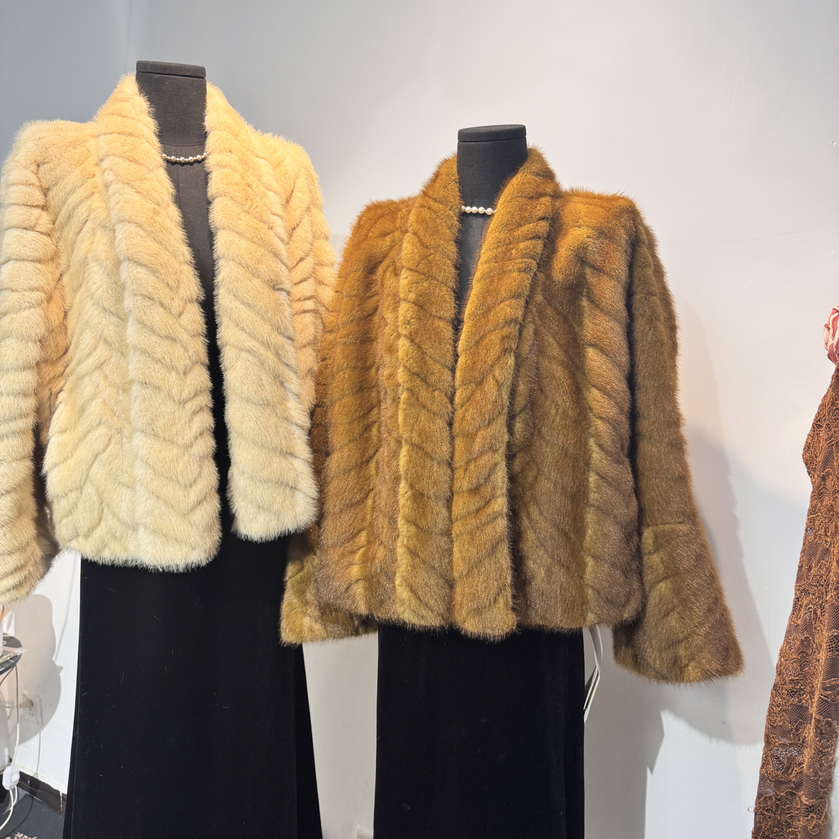 韩系轻奢气质V领环保金叶貂短款毛毛外套女冬季加厚保暖百搭款