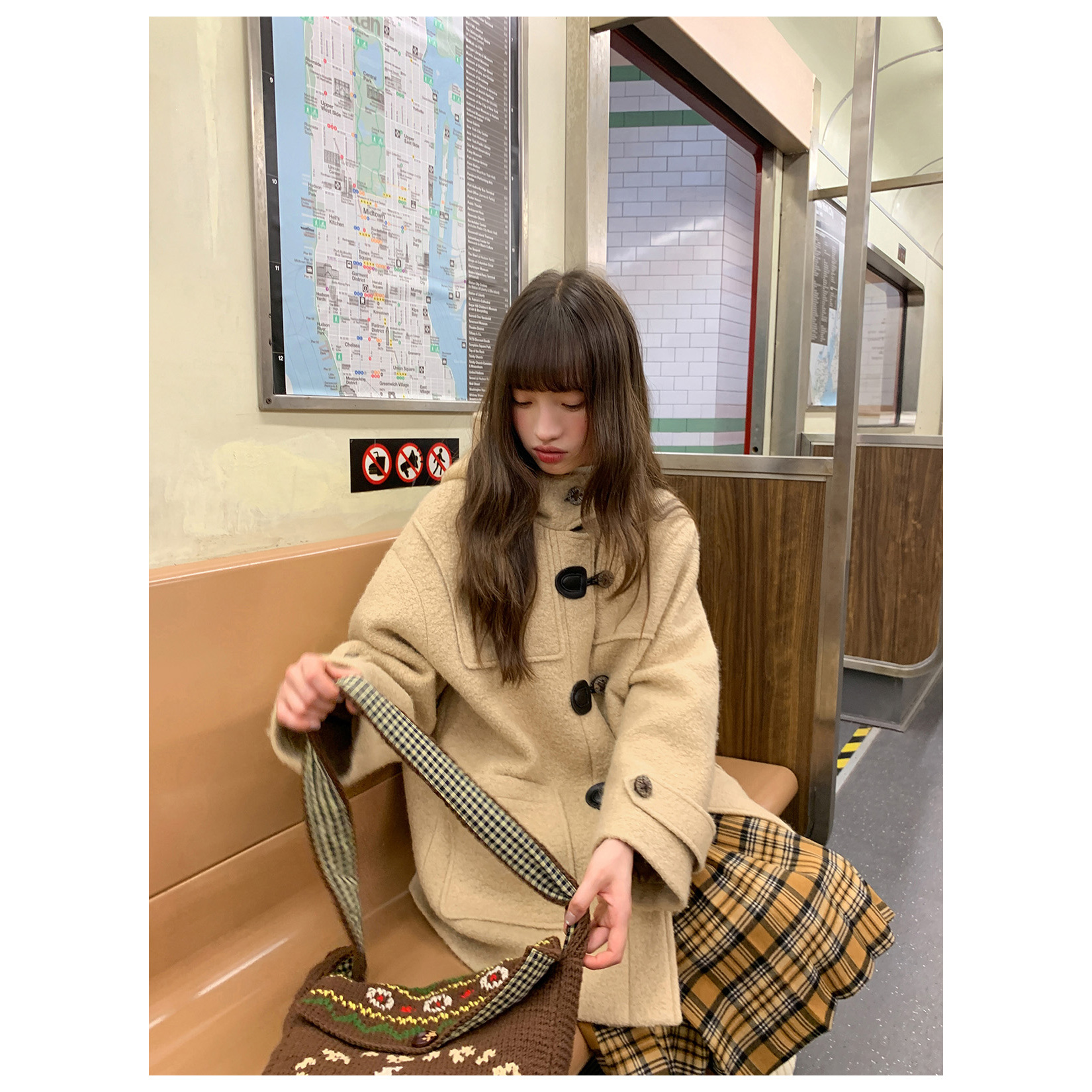 你好卡农 连帽牛角扣大衣女秋冬时尚宽松百搭加厚外套