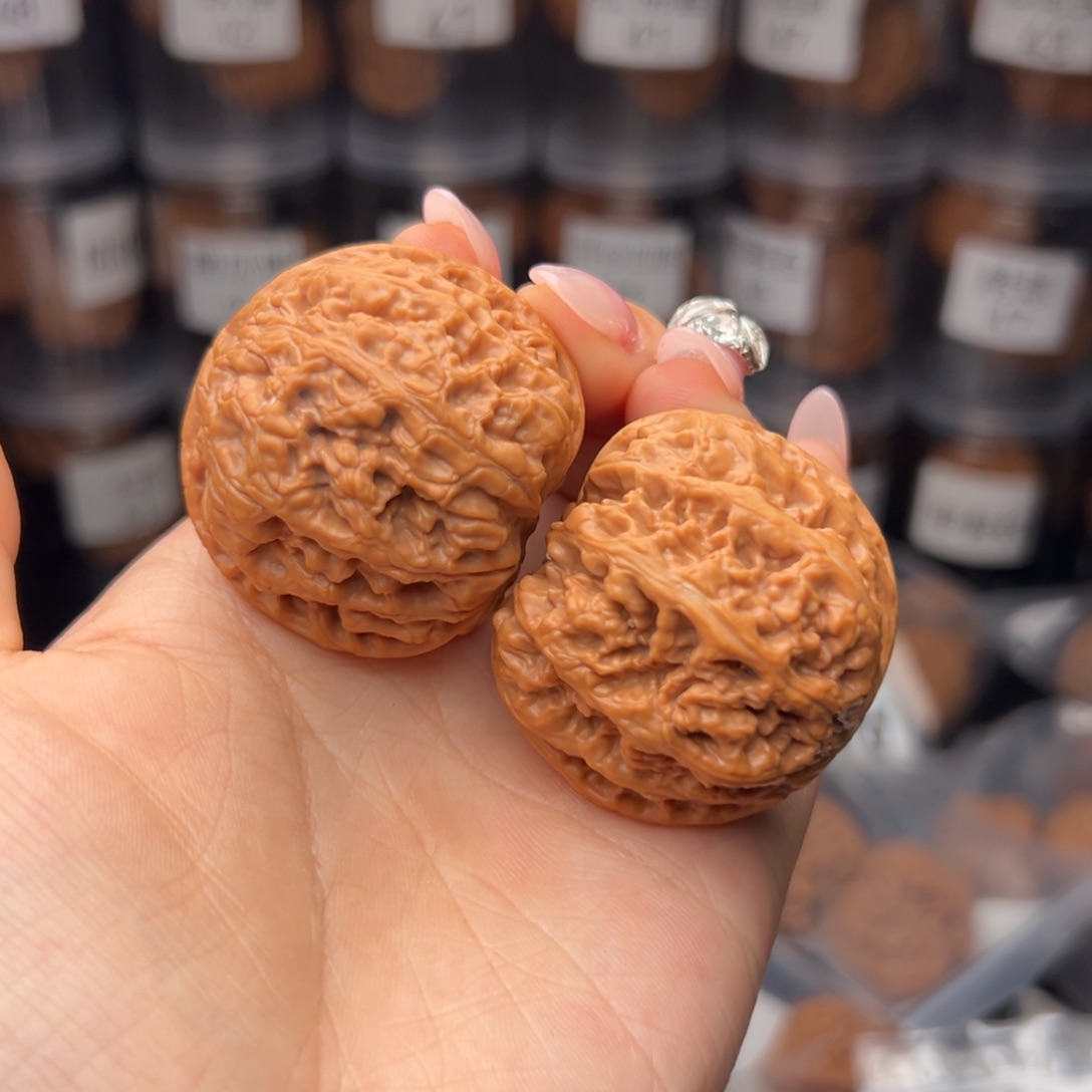 文玩核桃吊坠W**.大粗筋