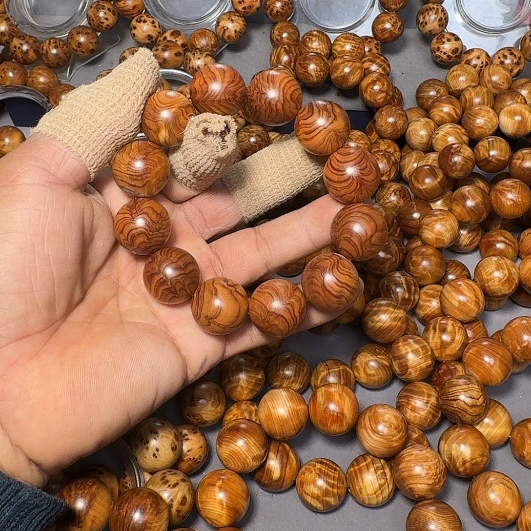 小***工柏木（崖柏）太行变异榴乱纹20手串