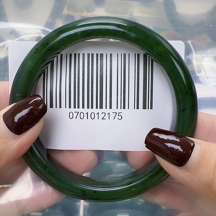 和田玉未镶嵌手镯微瑕62