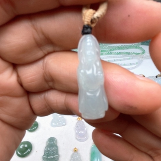 翡翠未镶嵌颈饰翡翠财神