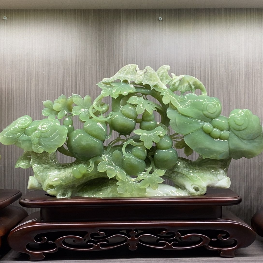 蛇纹石玉未镶嵌珠宝奇石