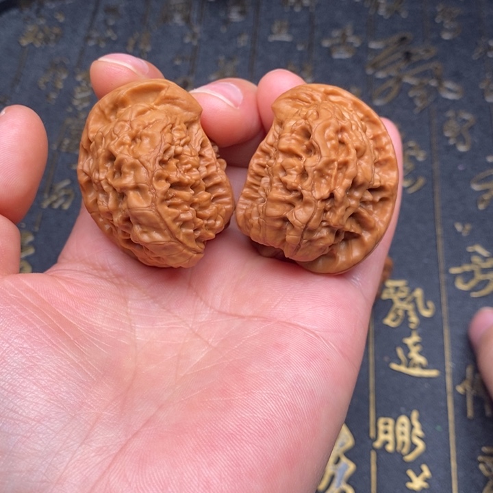 文玩核桃把件雕核桃
