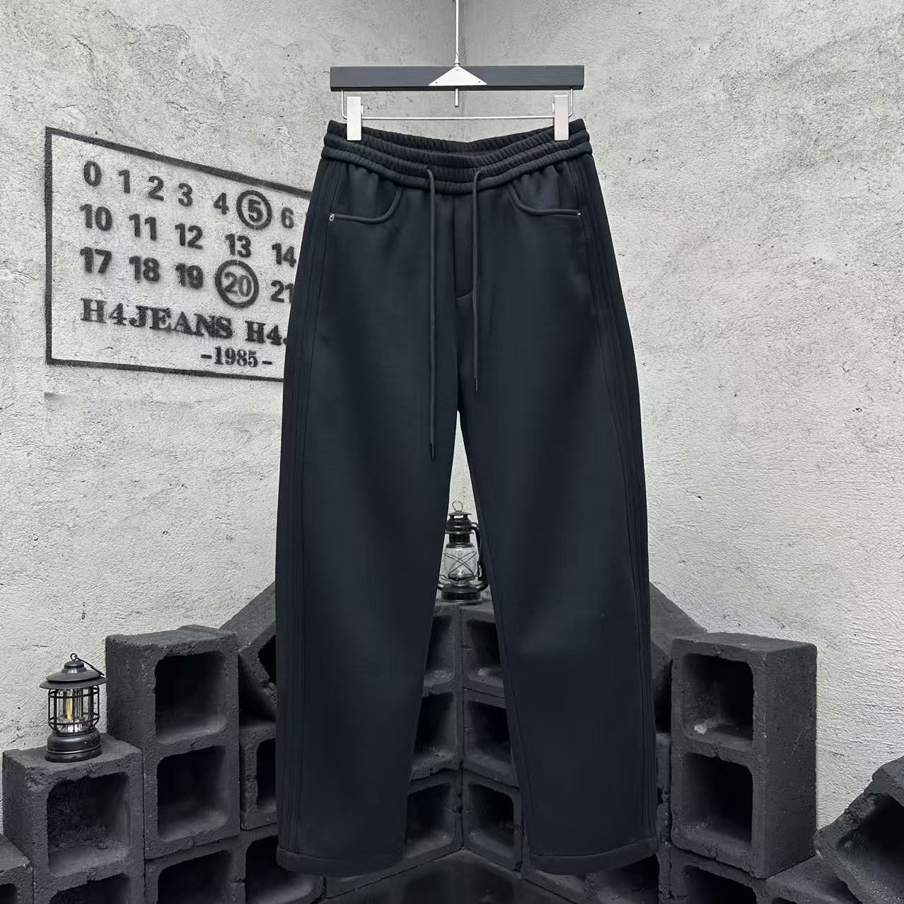 79981冬季新款美式直筒加绒休闲裤简约百搭时尚运动抽绳纯色长裤