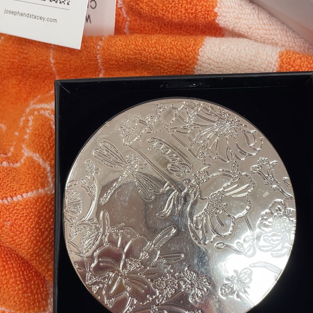 (***人化妆包等各种产品的